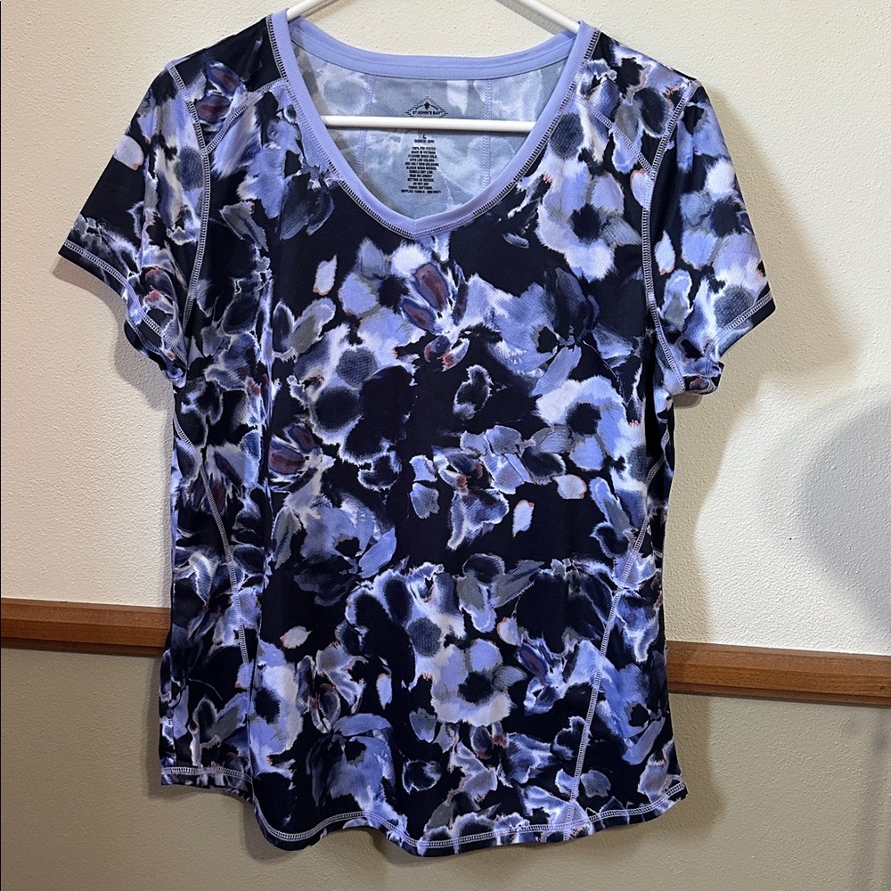 St. John's Bay Active Quick-Dri Shirt Size L